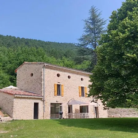 Les Peyrieres Avec Piscine Ferienhaus *